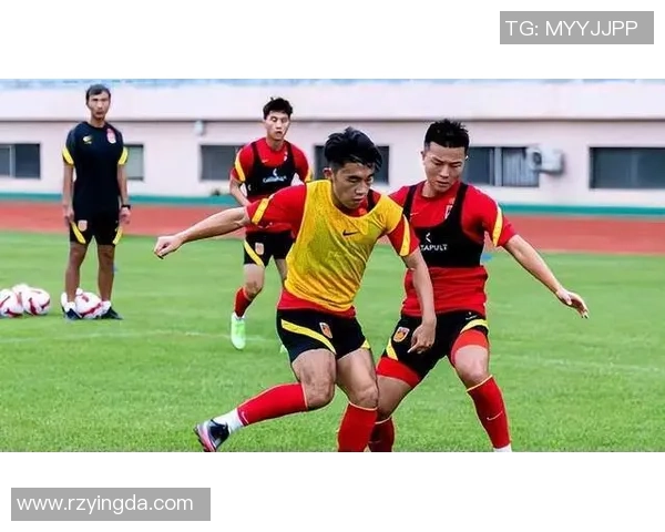 成都足球队在冠军赛中的节奏表现分析与战术探讨